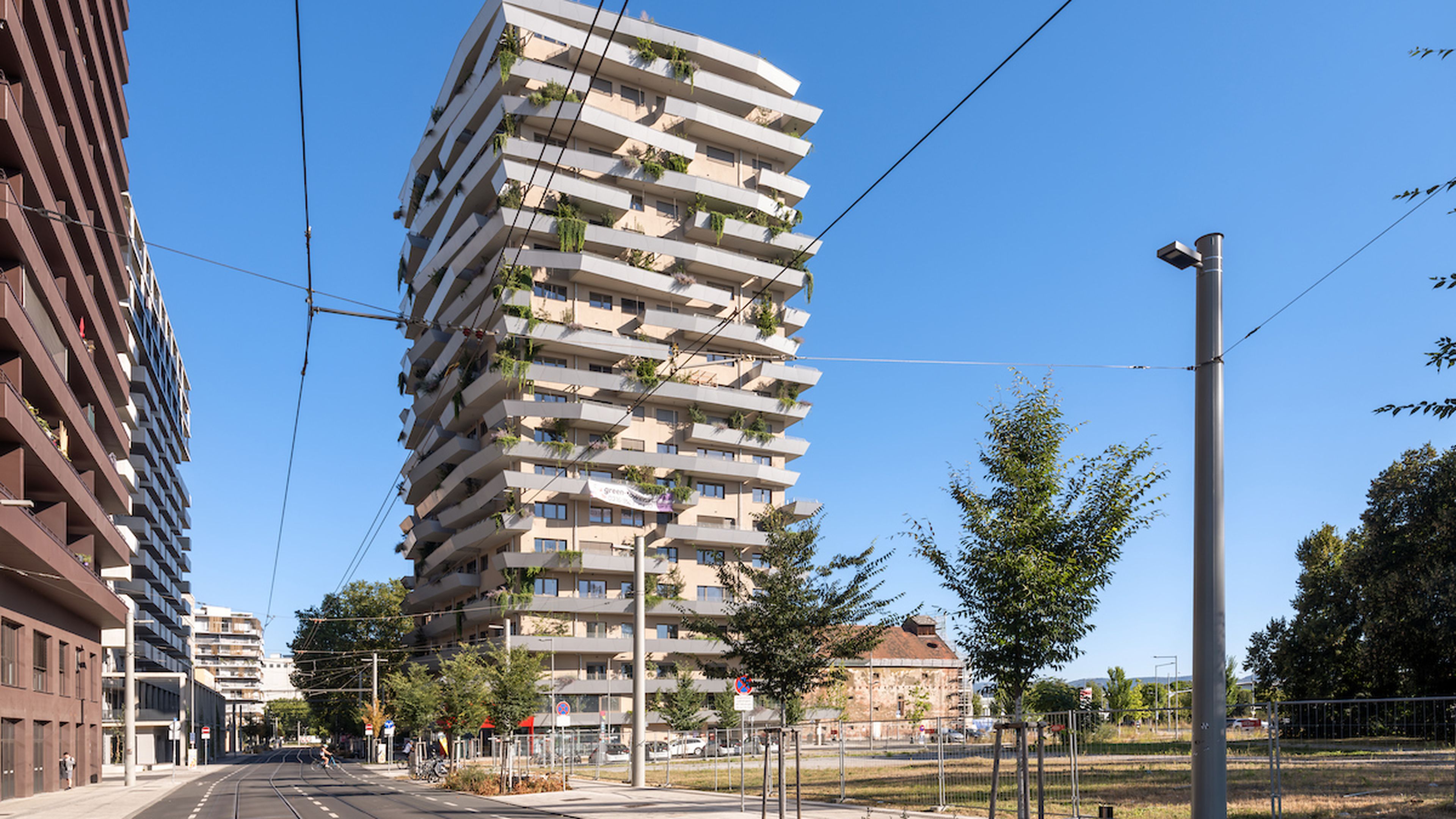 tosons_sast_40301_Green_Tower.jpg